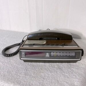 General Electric Combination FM/AM Clock Radio Telephone 7-4710
